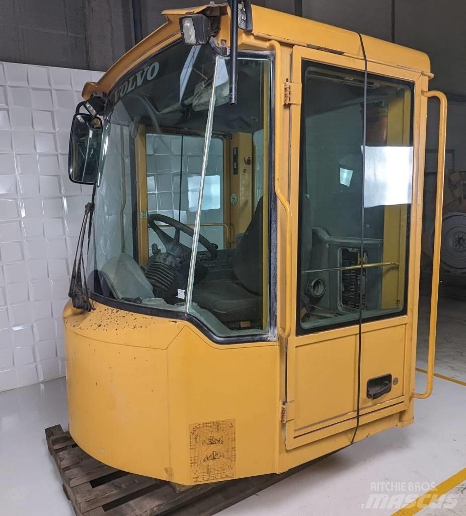 Volvo L 180 E Cab Кабина
