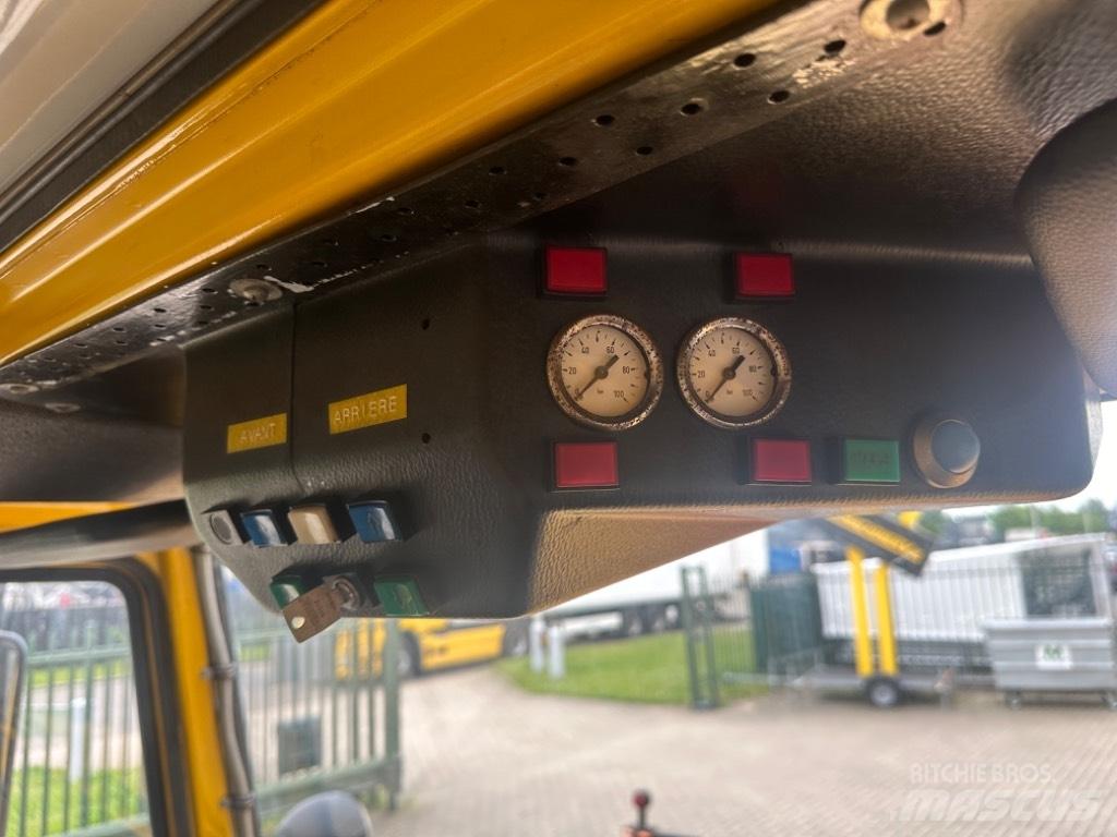 Unimog U1400 Rail Разстилачки на пясък и сол