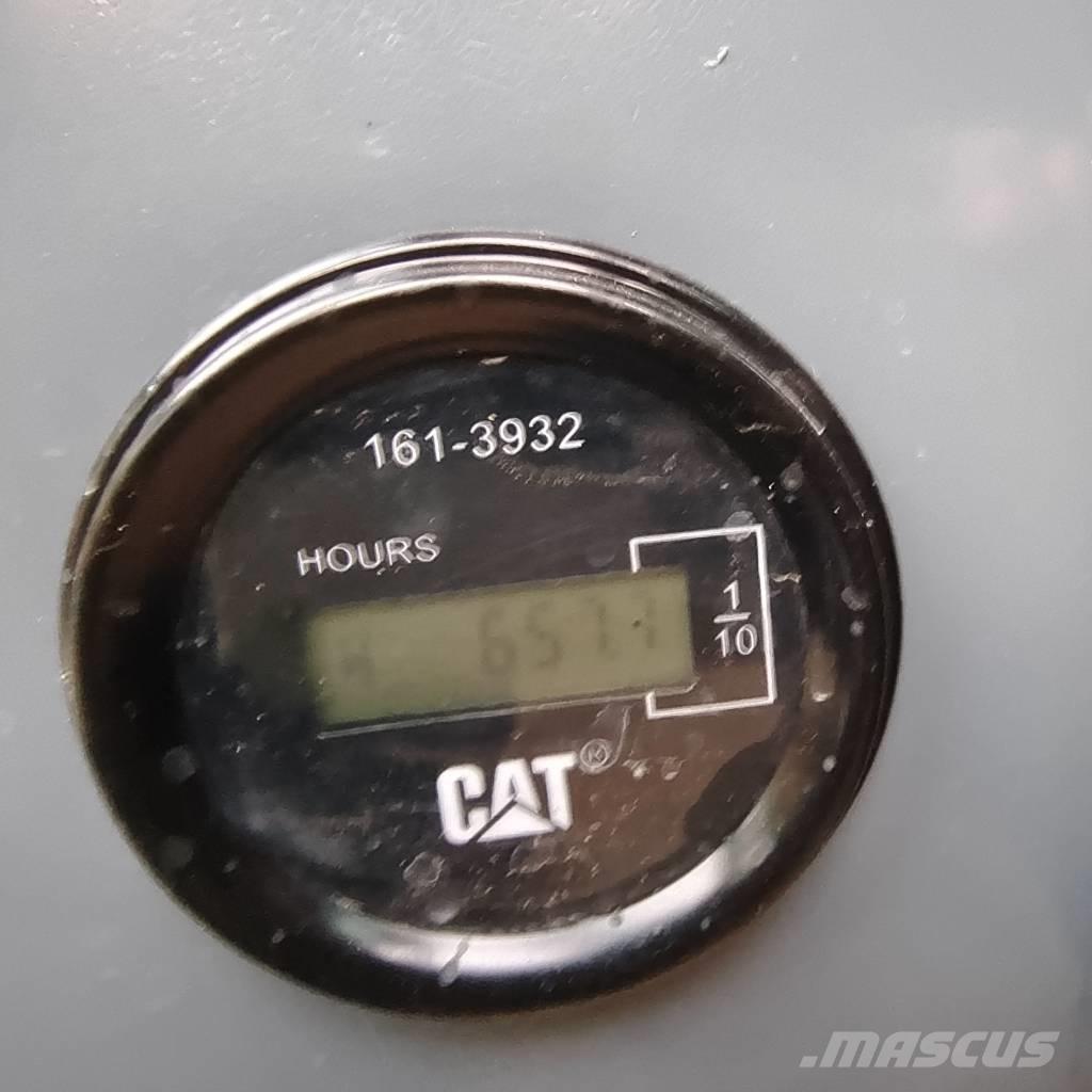 CAT 320 D2L Верижен екскаватор