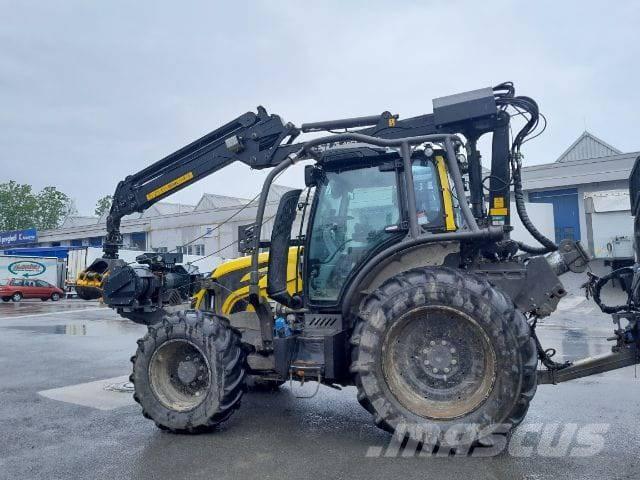 Valtra N153 Горски трактори