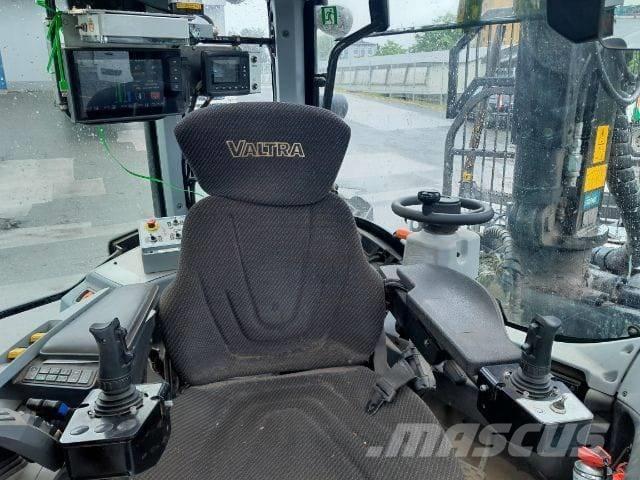 Valtra N153 Горски трактори