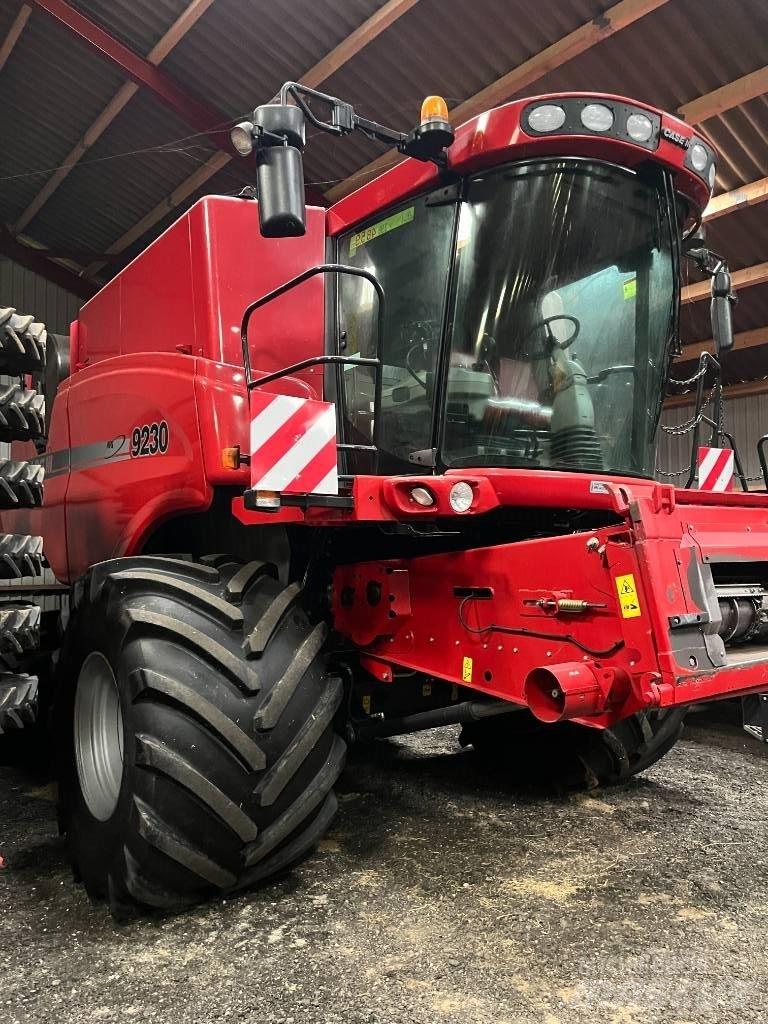 Case IH 9230 Комбайни