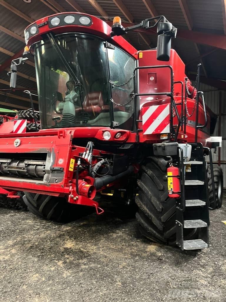 Case IH 9230 Комбайни