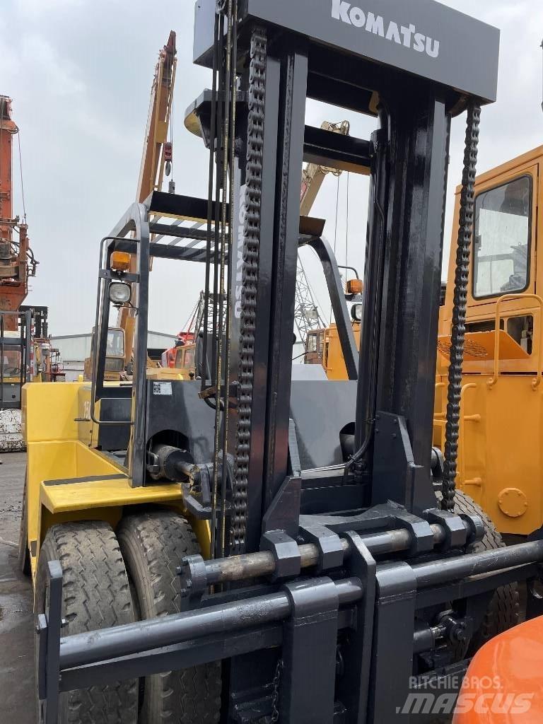 Komatsu 15 Ton Дизелови камиони