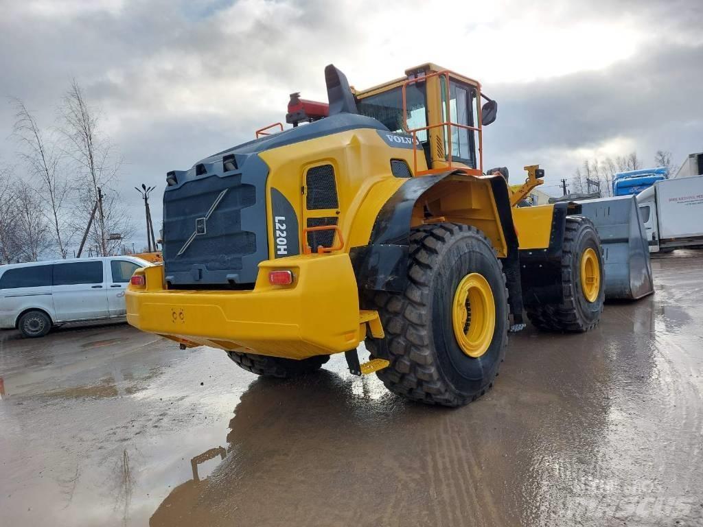 Volvo L 220 H Колесни товарачи