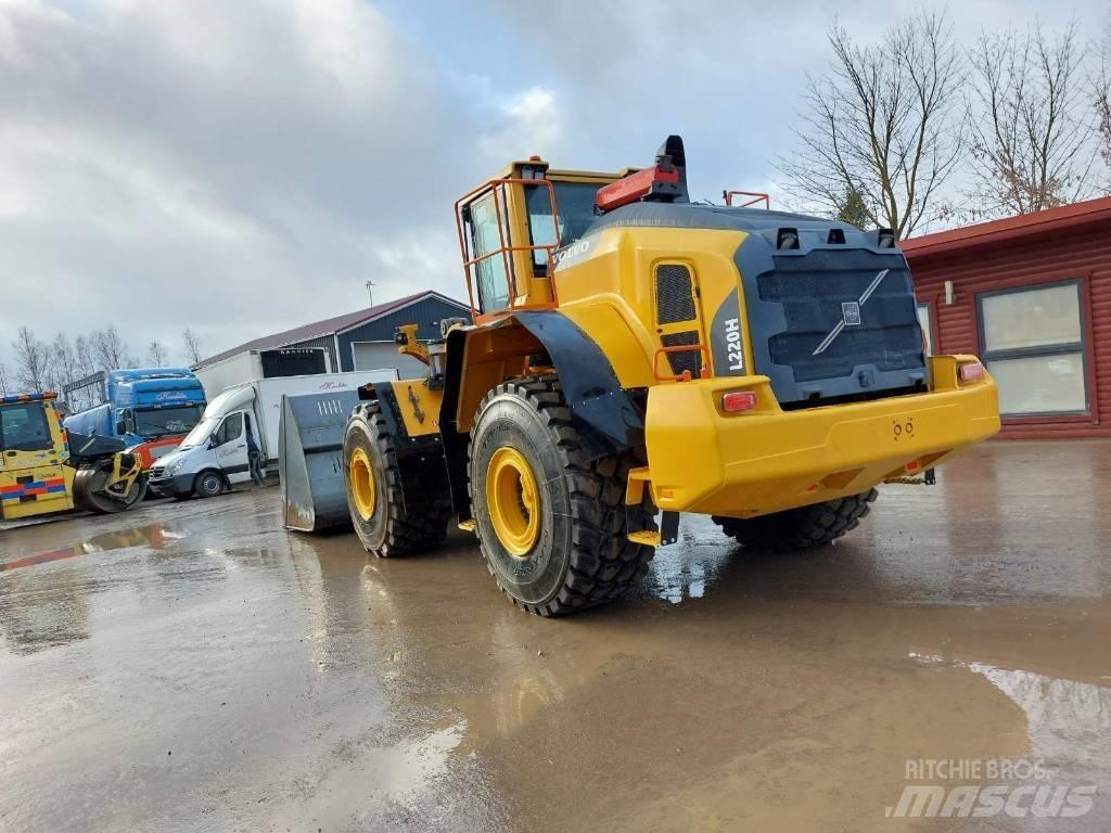Volvo L 220 H Колесни товарачи