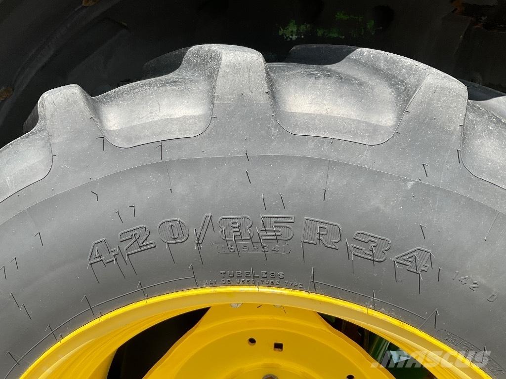 John Deere 5100 R Трактори
