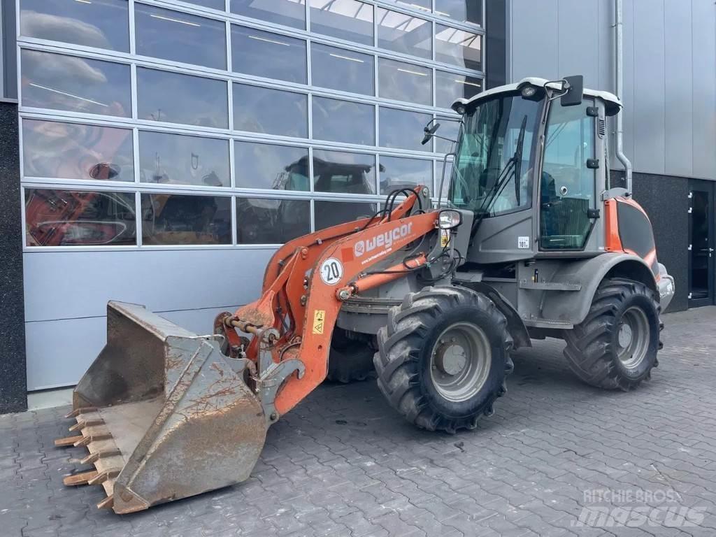 Atlas AR75e S Колесни товарачи