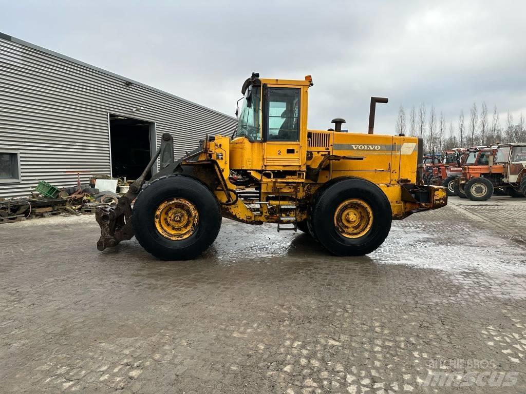 Volvo L120C Колесни товарачи