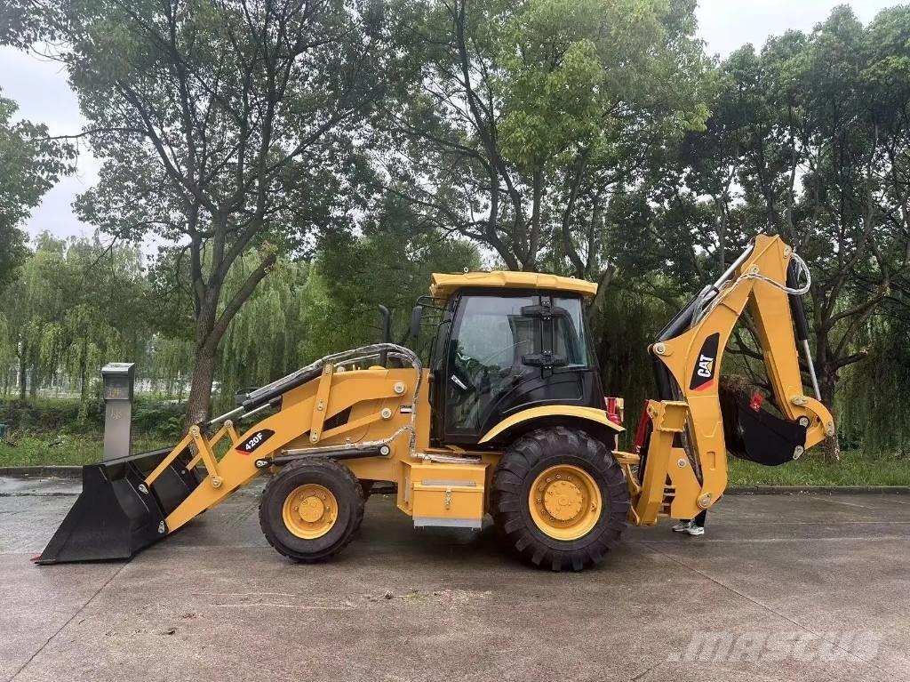 CAT 420F Товарач със заден ексватор