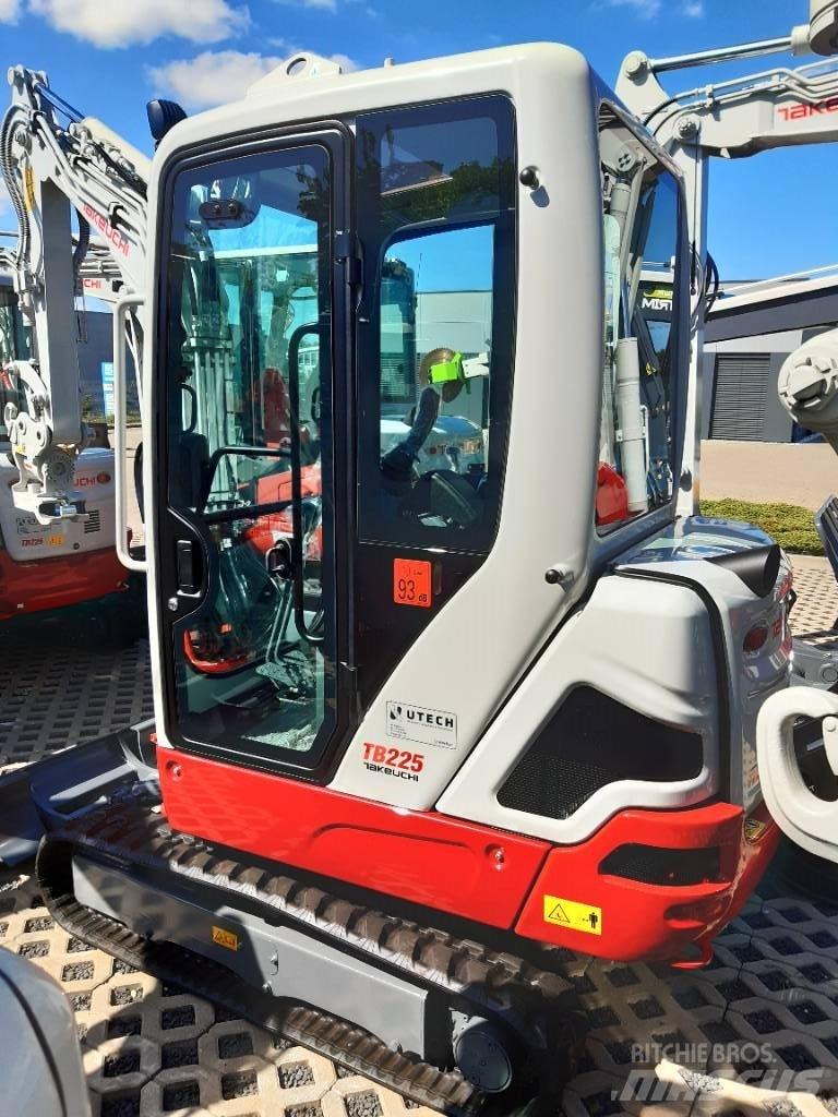 Takeuchi TB225 V3 Мини екскаватори < 7 т