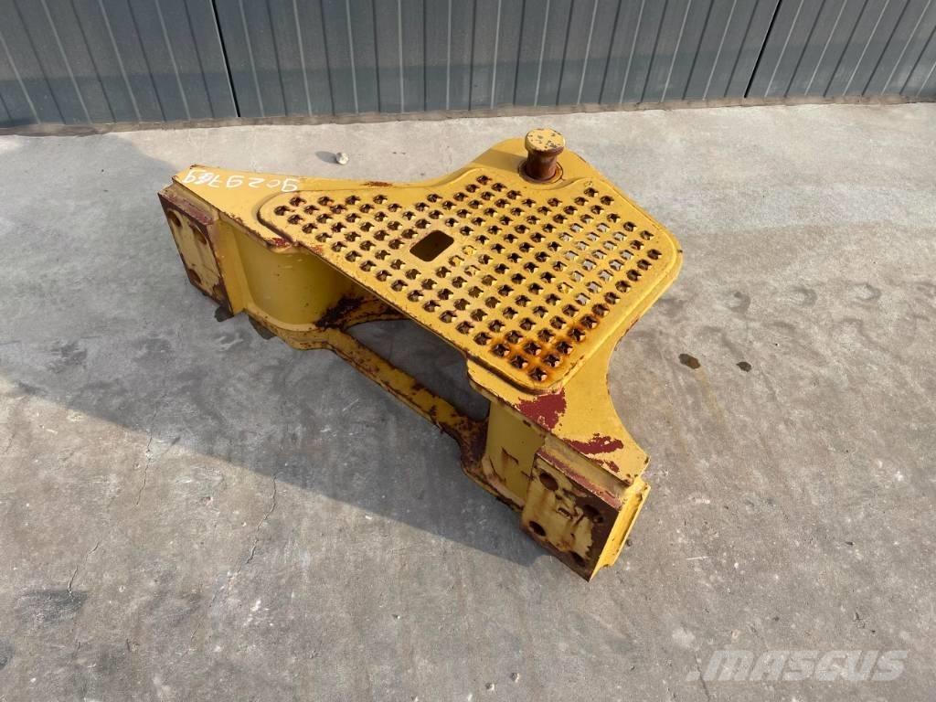 CAT D6K Zugtraverse Други компоненти