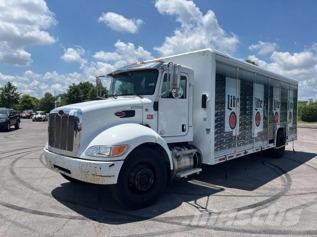 Peterbilt 337 Товарни камиони за напитки