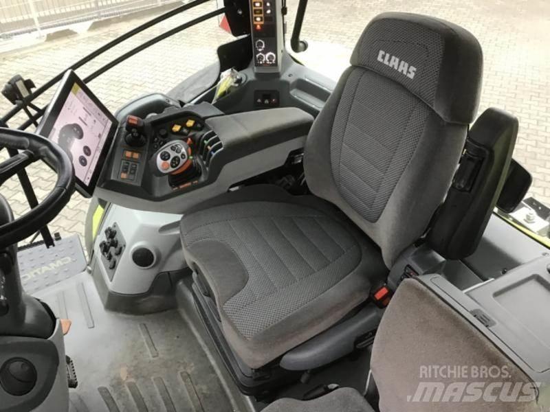 CLAAS AXION 850 Трактори