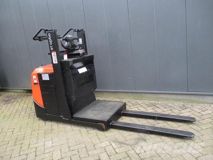 Toyota OSE 100W Машини за комисиониране нископовдигачи