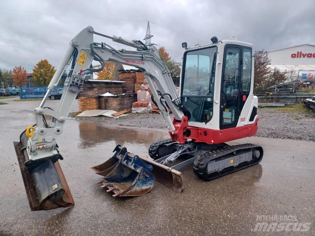 Takeuchi TB 225 Мини екскаватори < 7 т