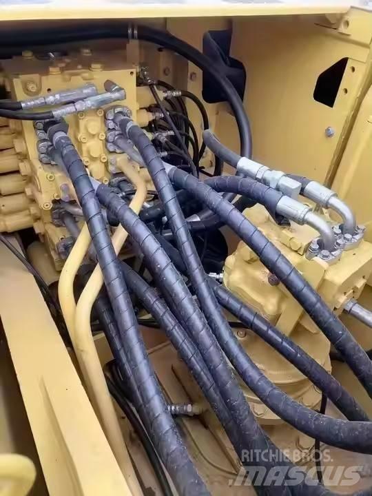 Komatsu PC200 Верижен екскаватор