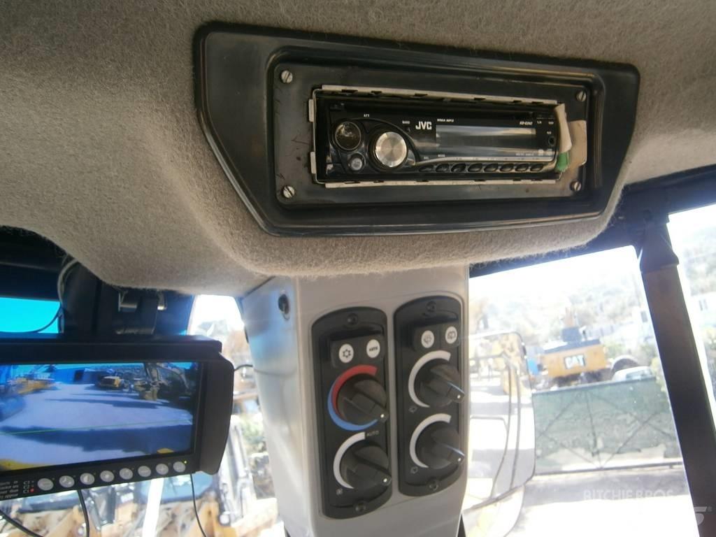 CAT 972 K Колесни товарачи