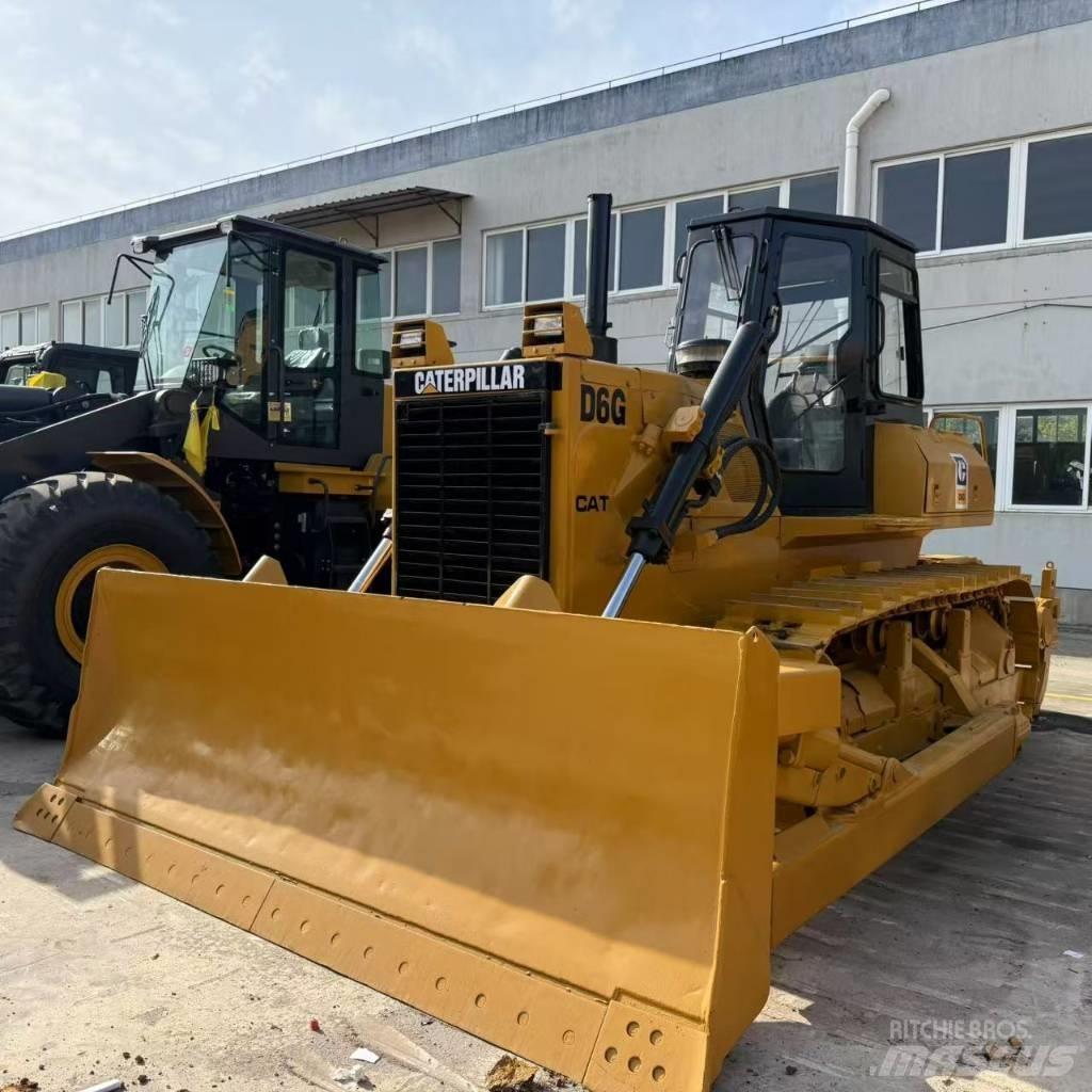 CAT D 6 G Верижни булдозери
