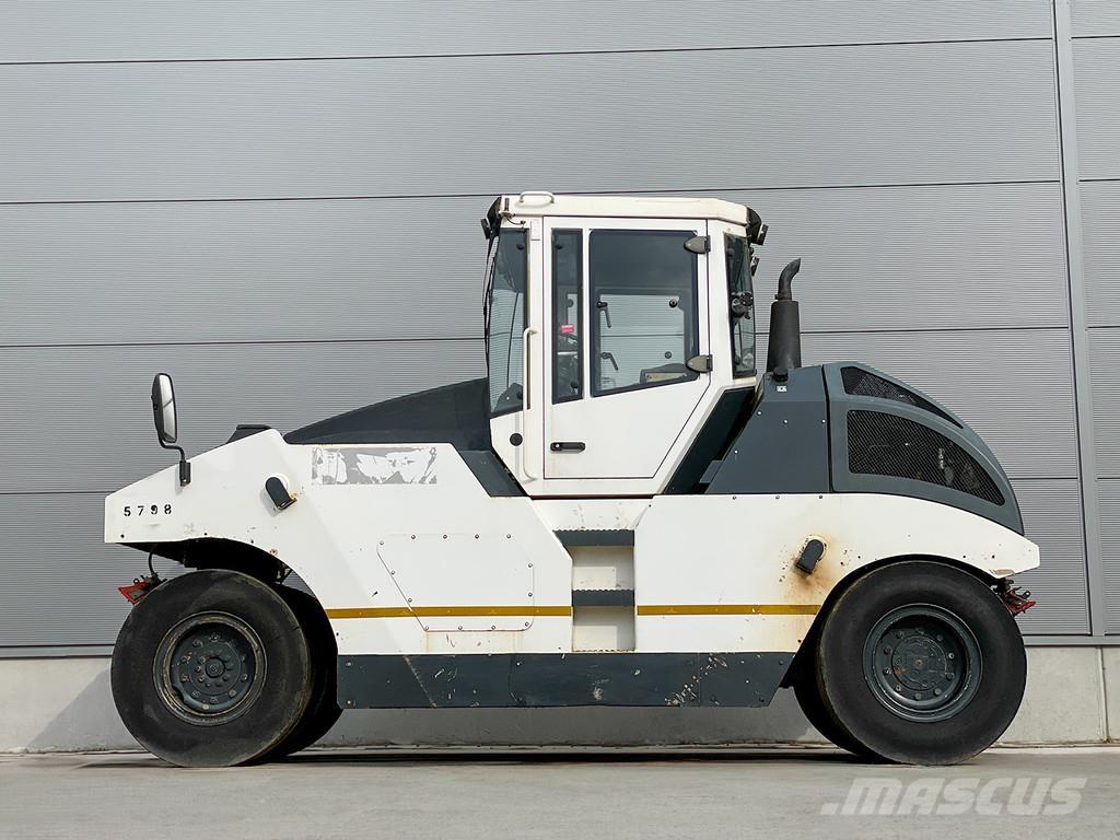Bomag BW 24 RH Пневматични гумени  ролки
