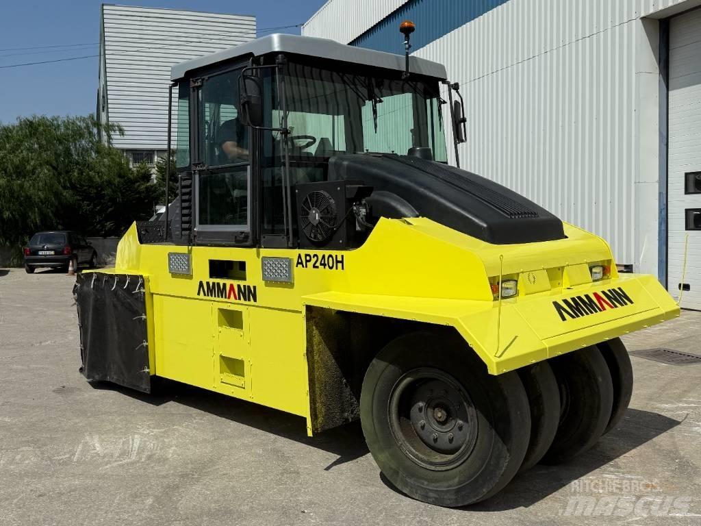 Ammann AP 240 H Пневматични гумени  ролки
