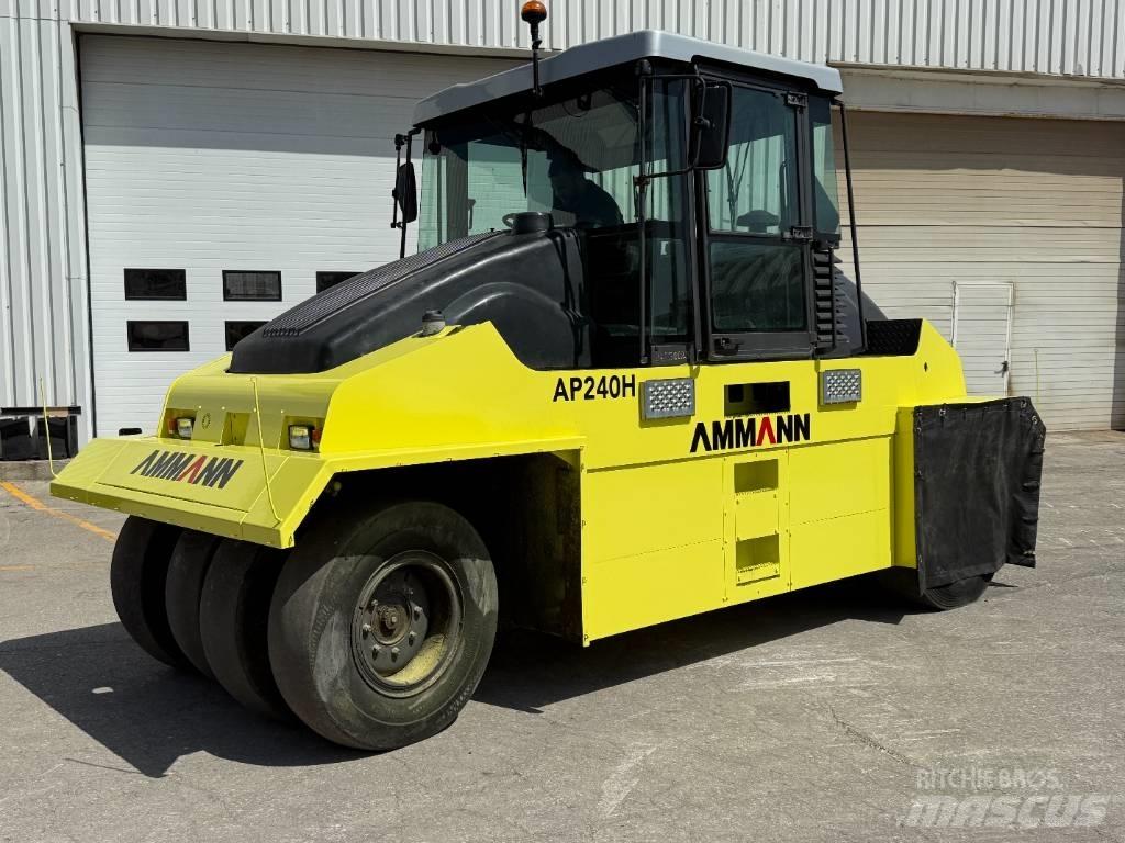 Ammann AP 240 H Пневматични гумени  ролки
