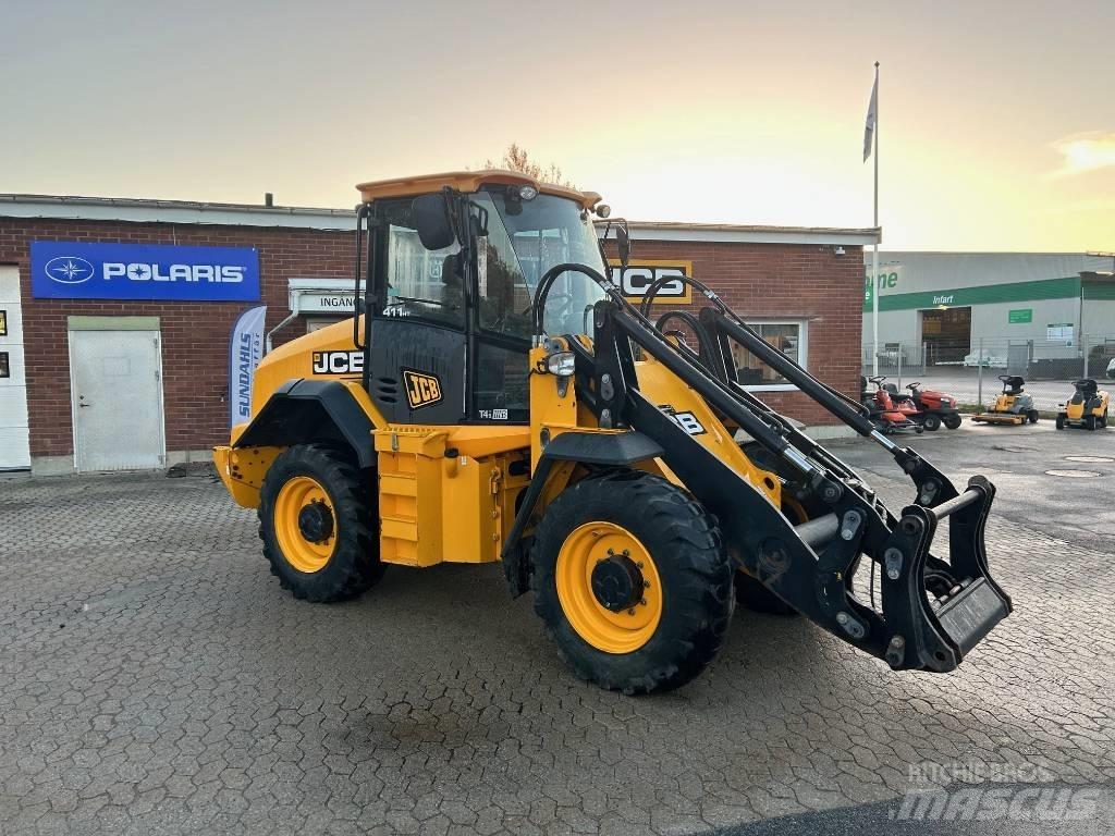 JCB 411 HT Колесни товарачи