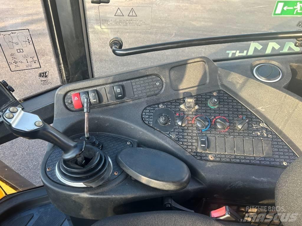 JCB 411 HT Колесни товарачи