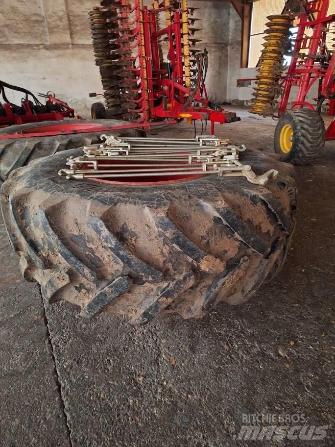 Fendt Vario 828 Трактори
