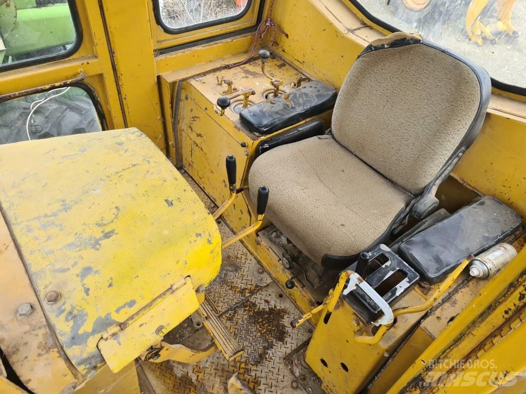 Komatsu D 85-18 Верижни булдозери
