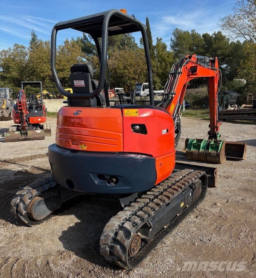 Kubota U 35-3 Мини екскаватори < 7 т