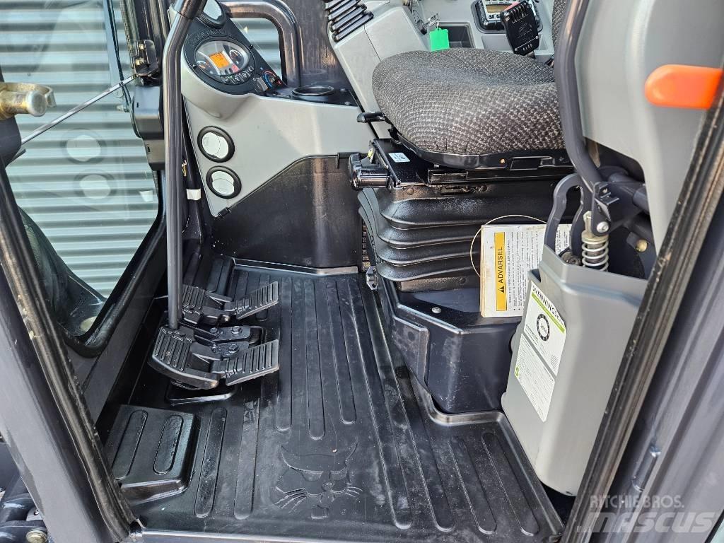 Bobcat e26 Мини екскаватори < 7 т