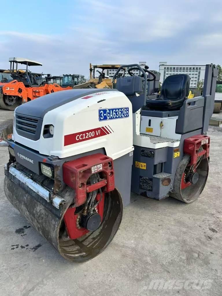 Dynapac CC 1200 Двойни барабанни ролки
