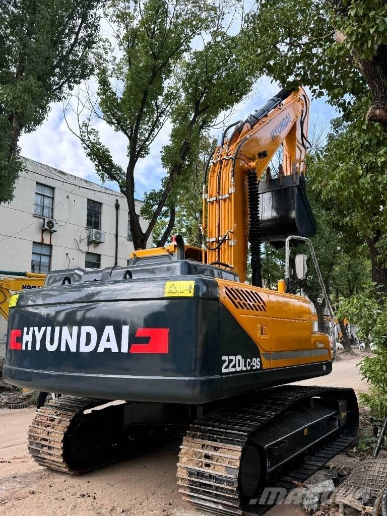 Hyundai 220LC-9S Средни екскаватори 7т - 12т