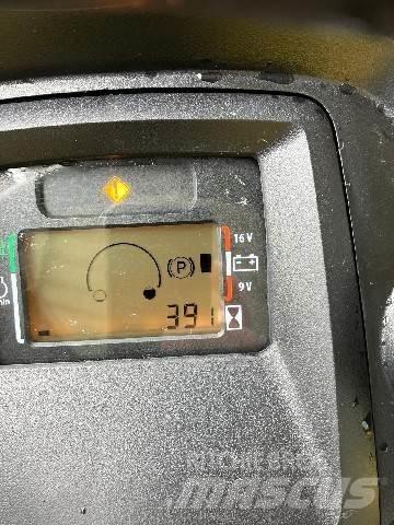 John Deere X590 Тракторни косачки