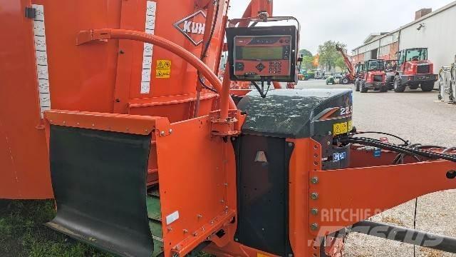 Kuhn Profile 22.2CL Хранилки за животни