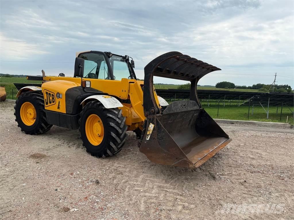 JCB  Телескопични товарачи