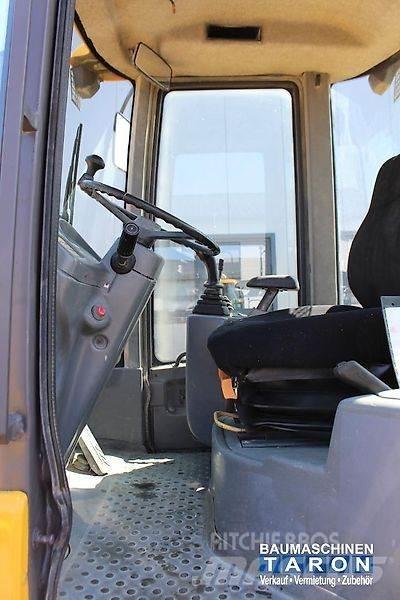 Volvo L30B Колесни товарачи