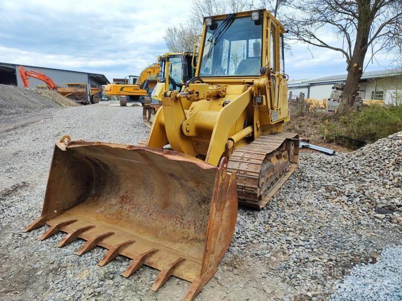 CAT 943 Верижен товарач