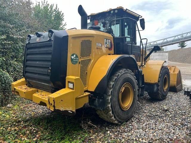 CAT 950M Колесни товарачи