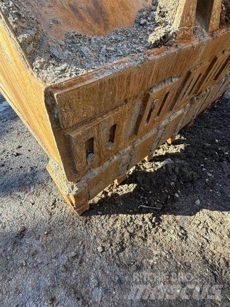 CAT 953D Верижен товарач