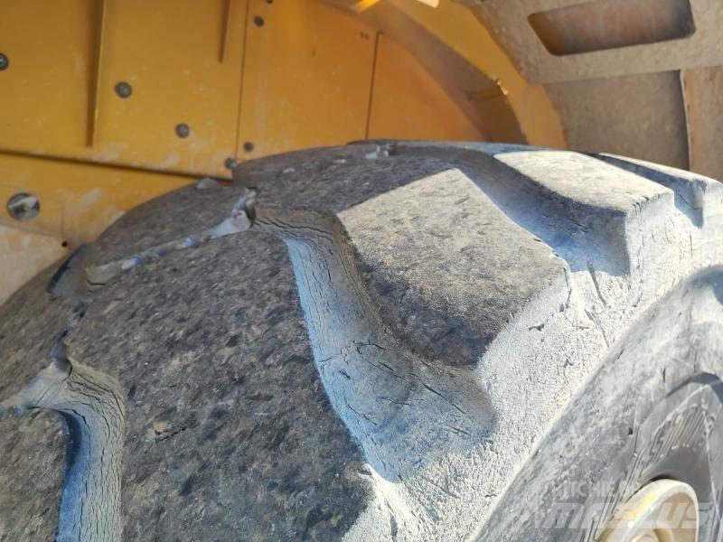 CAT 966M Колесни товарачи