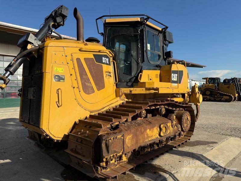CAT D7E Верижни булдозери
