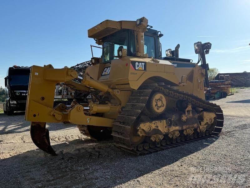 CAT D8T Верижни булдозери
