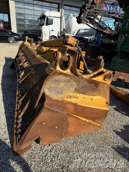 CAT D8T Верижни булдозери
