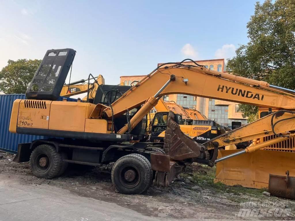 Hyundai R210W-7 Колесни екскаватори