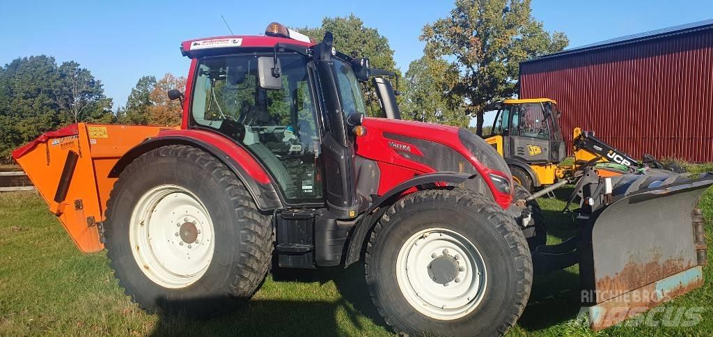 Valtra N114HT5 Трактори