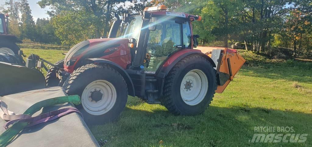 Valtra N114HT5 Трактори