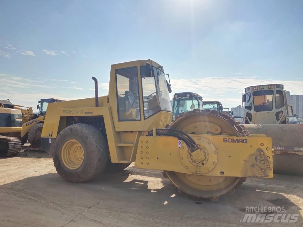 Bomag BW 217 Еднобарабанни ролки
