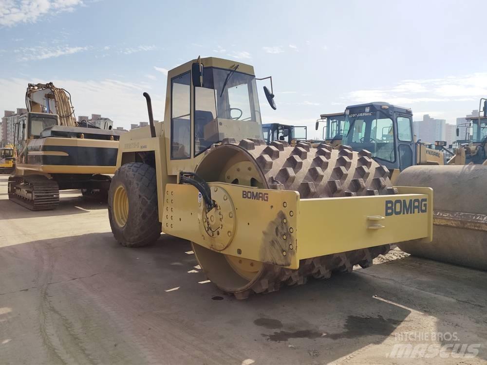 Bomag BW 217 Еднобарабанни ролки
